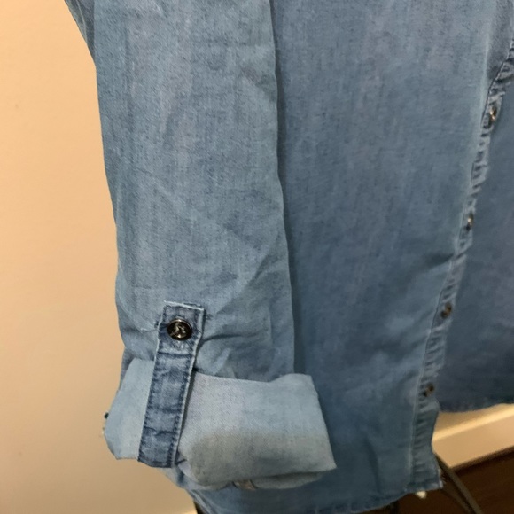 Cavalini  denim blouse ruffle chest NWT large - Picture 6 of 8